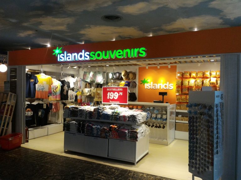 P_20180616_061741_土産屋ショップ外観