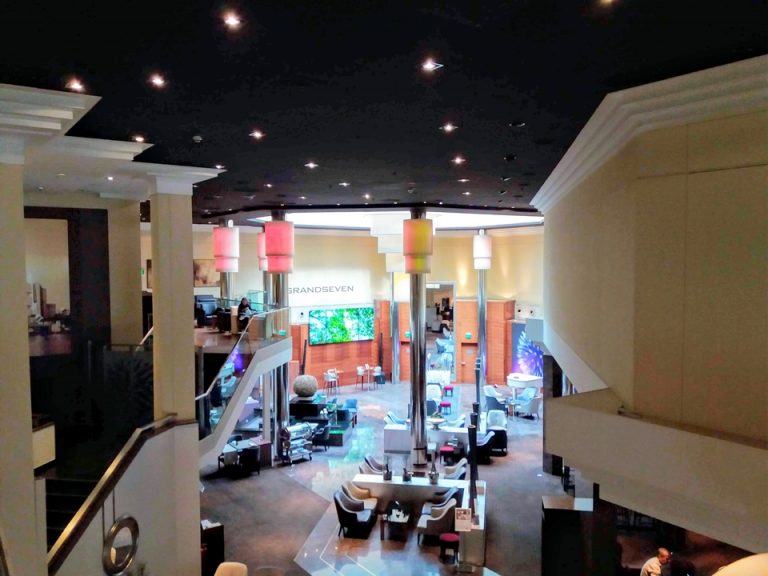 ミーティングルーム ロビーエリアからの眺め