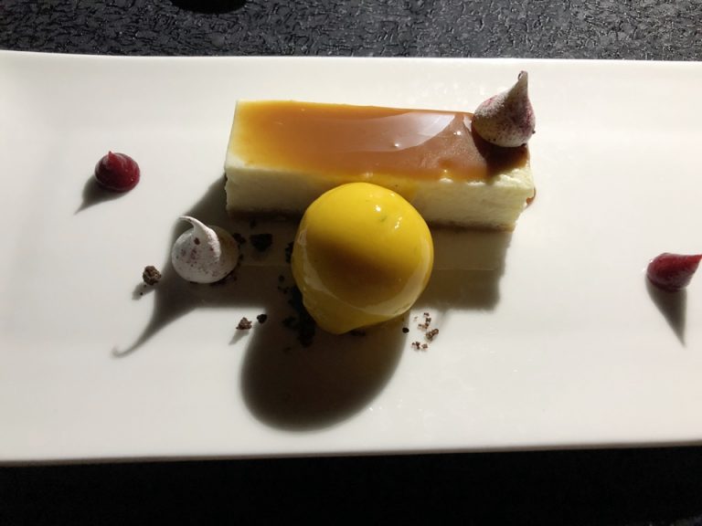 デザートのチーズケーキは頂天でした。めちゃ美味しい。