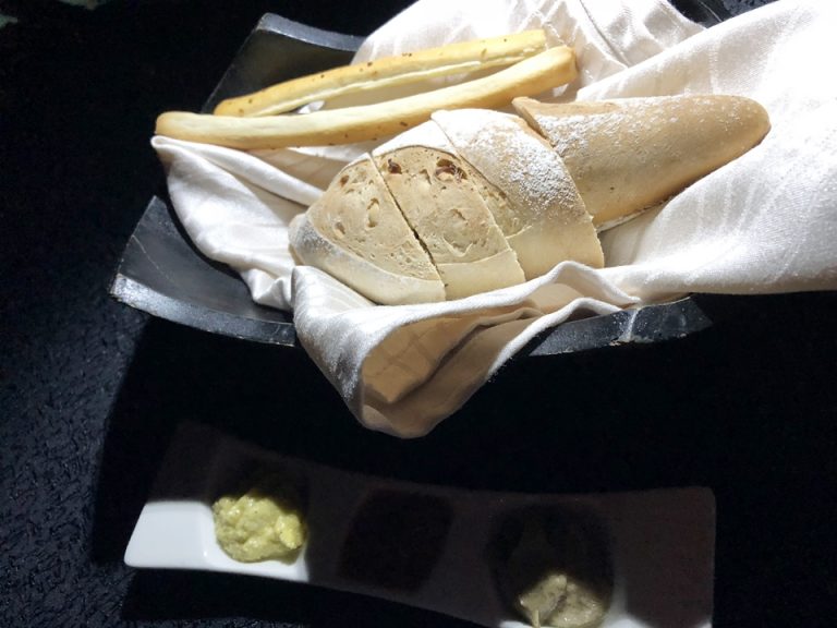 パンがやはり美味しい