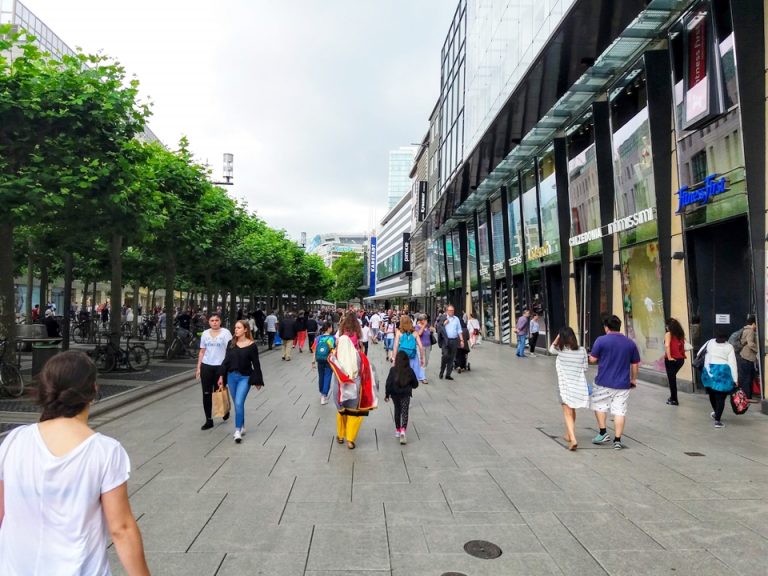 ショッピング ストリート