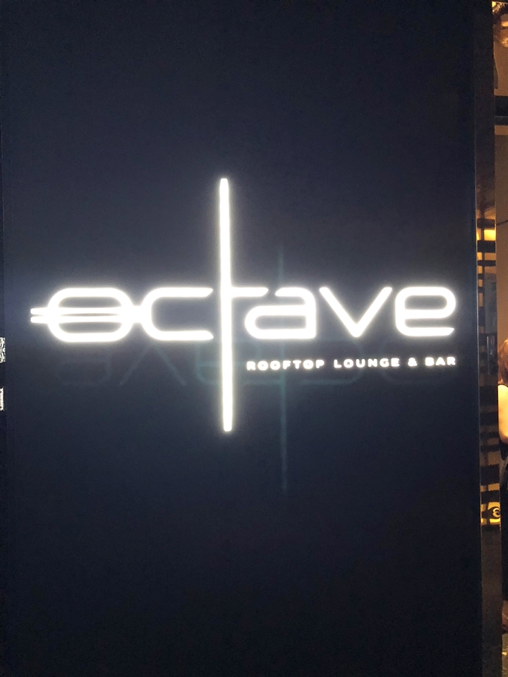 ルーフトップバーOctave