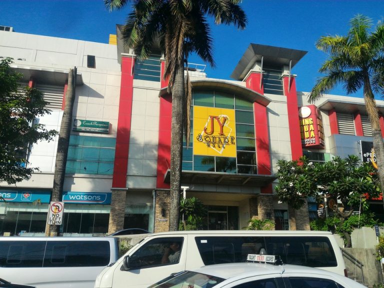 P_20180616_070908_周辺のお店(複合施設)