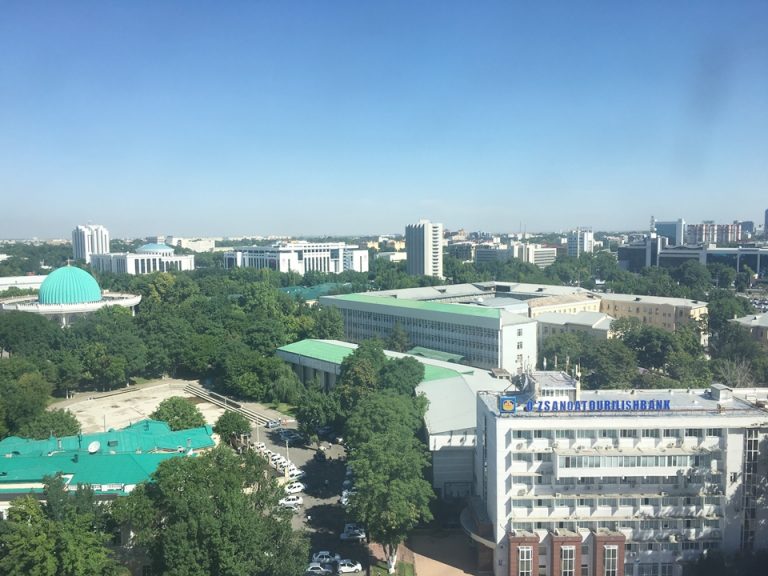 ホテルの階段から見た景色