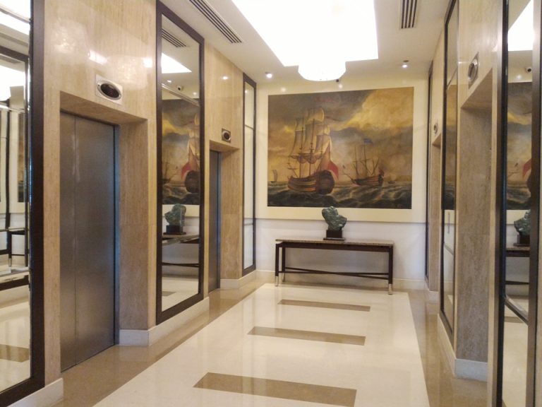 P_20180616_064717_エレベーターホールフロント階