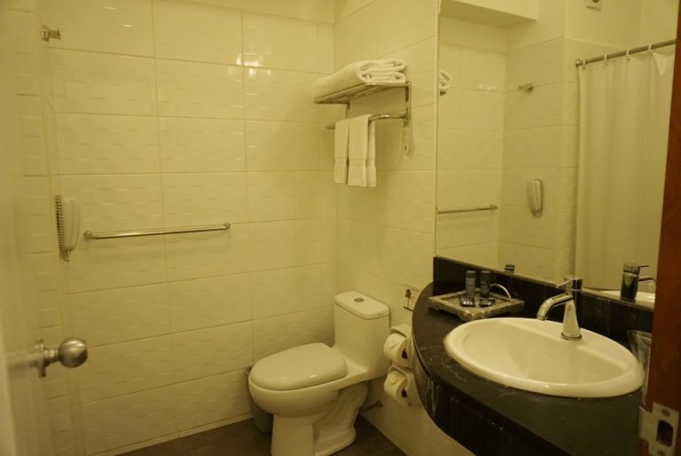 客室内バスルーム