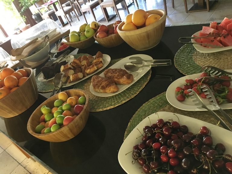 フルーツにパン