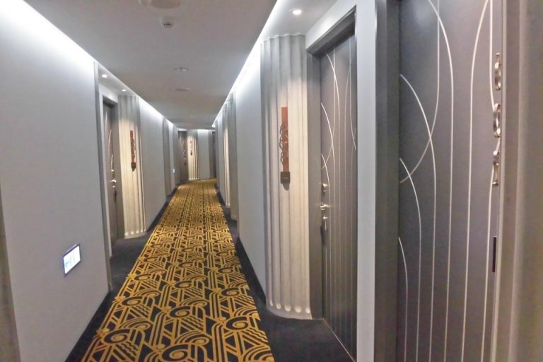 廊下も落ち着いた感じです