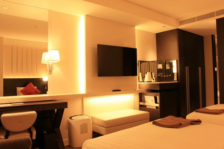 ベット側からみた部屋の様子です