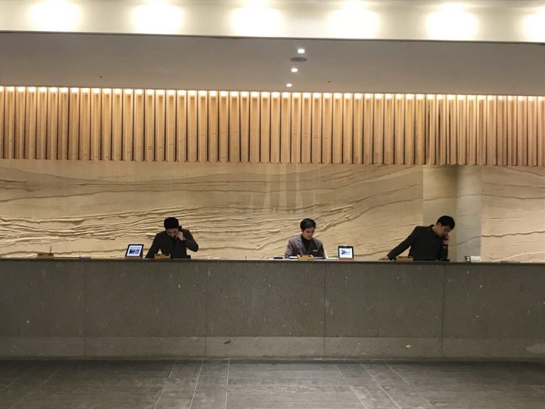 フロント