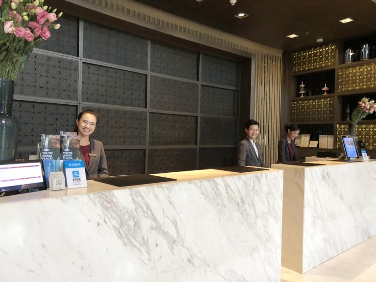 ホテルフロント