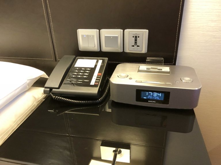 電話と時計と音楽プレイヤー