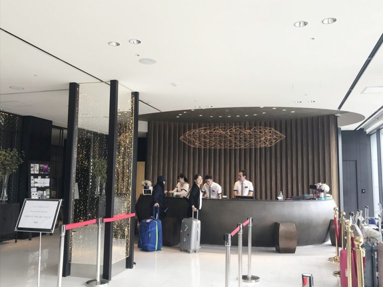 フロントはシックな印象です