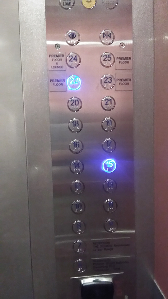 エレベーター階数ボタン