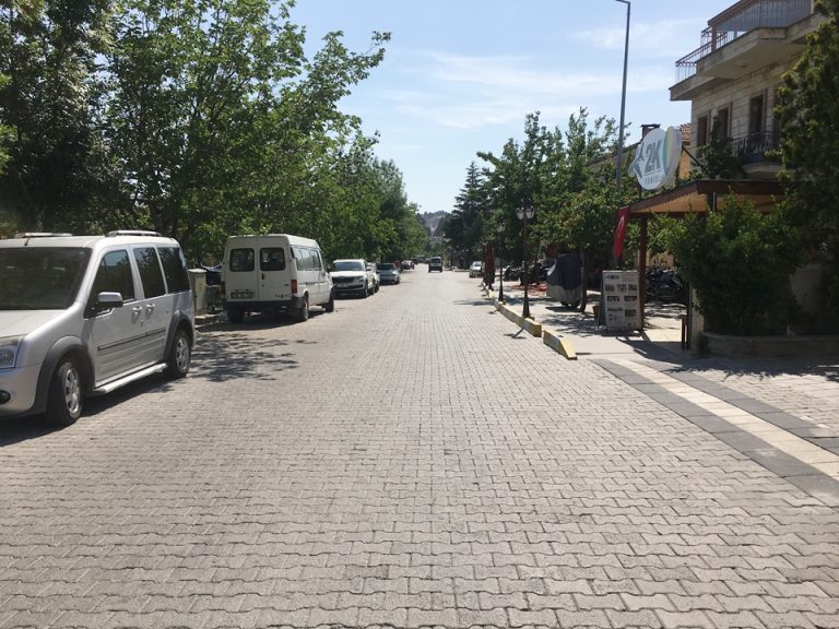 ホテル前の大通り