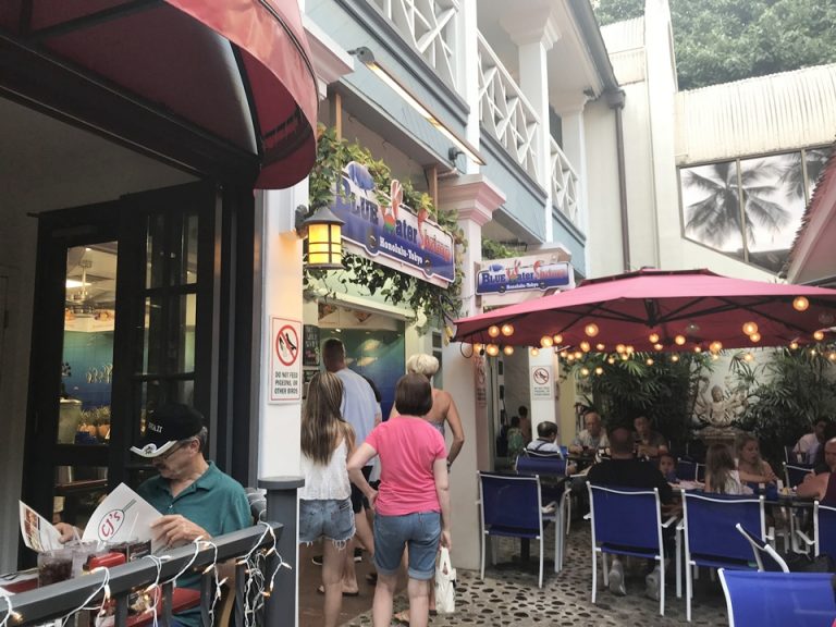 人気のお店、ブルーウォーターシュリンプ!