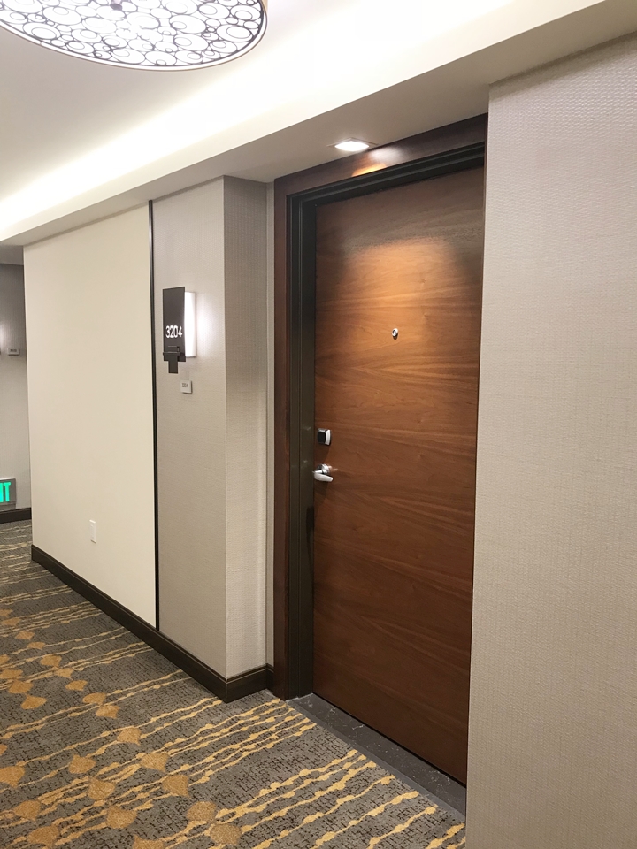 部屋のドア