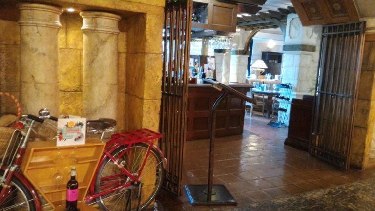 P_20180615_152645_外観(入口)