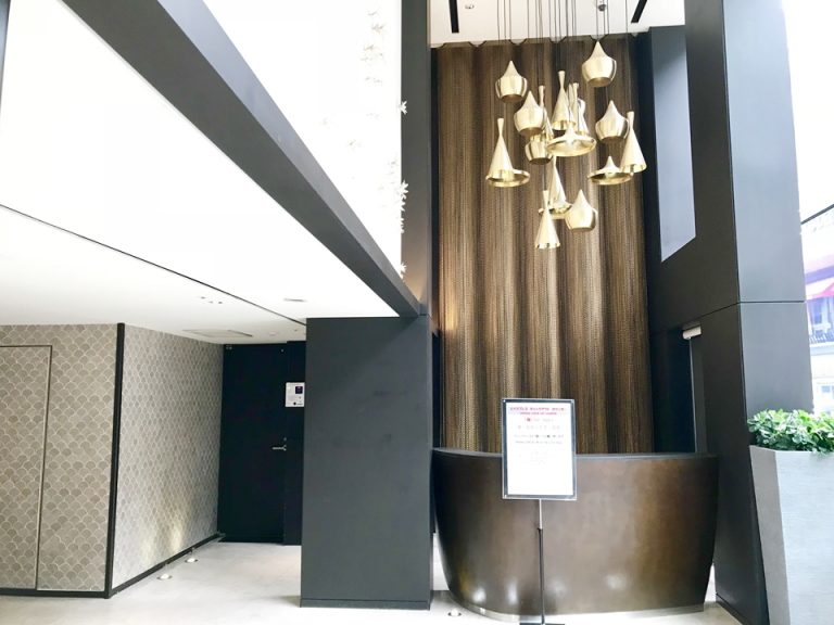 エクスプレスチェックアウトカウンターです