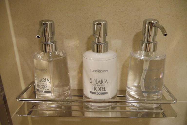 浴室にある、シャンプー、コンディショナー、ボディーソープです。泡立ちもよく使い心地は問題なかったです