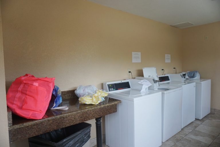 ホテル施設内にあるコインランドリー