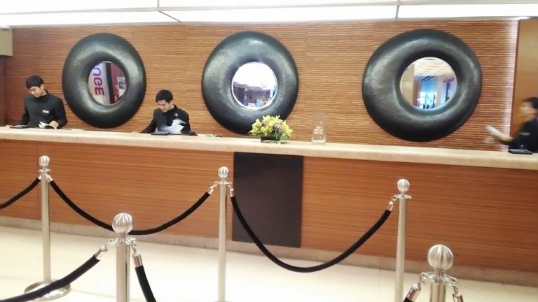 フロントカウンター