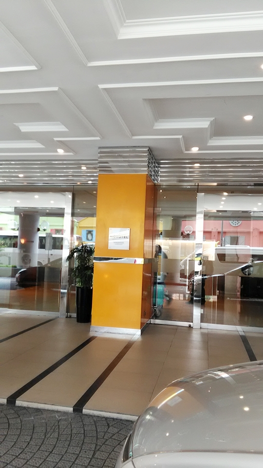 エントランス外観