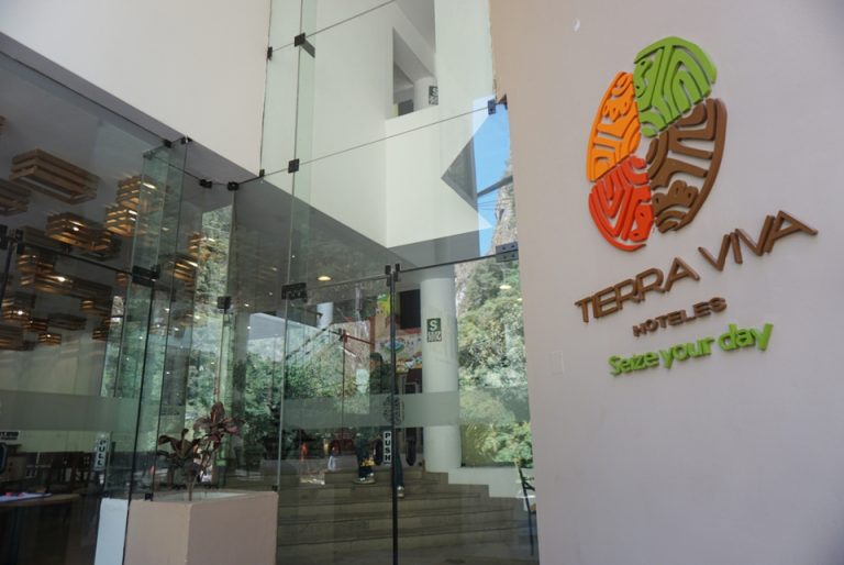 ホテルエントランス