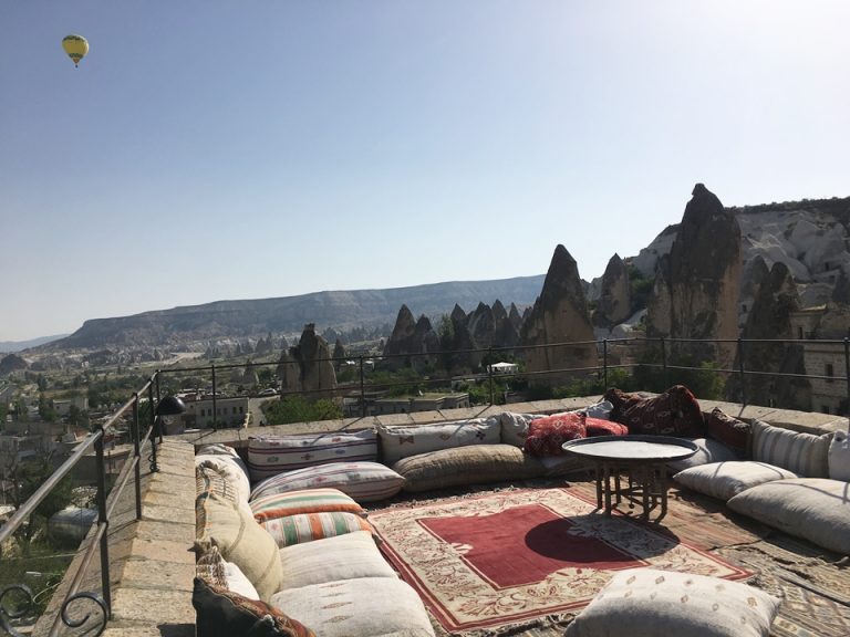 共有のラグジュアリーなテラス