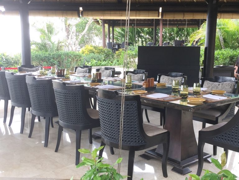 屋外レストラン