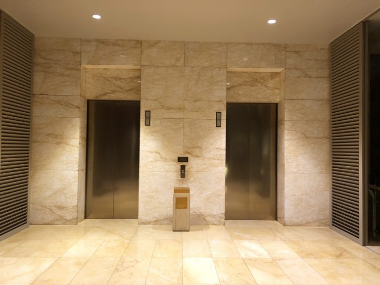 フロント階エレベーター