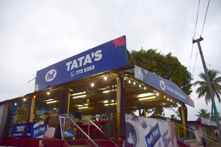 ナンディで寄ったインド料理店・TATA’S