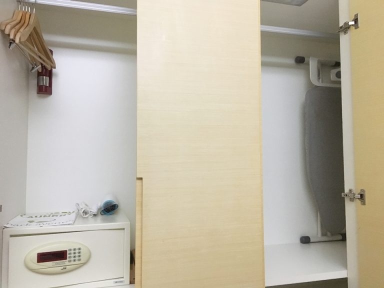 クローゼット内部全体