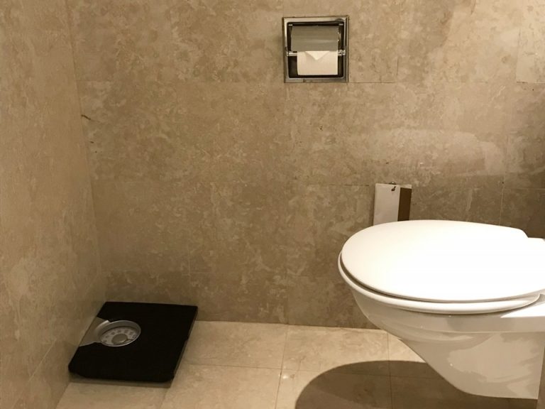 トイレと体重計