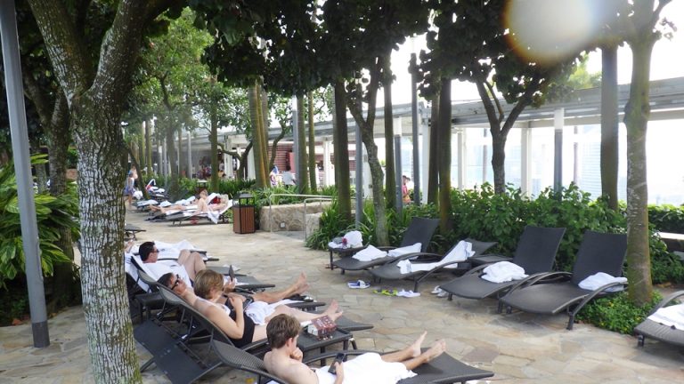 プール(ガーデンサイド)