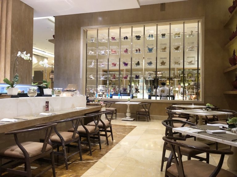 レストラン「THE CAFE」内