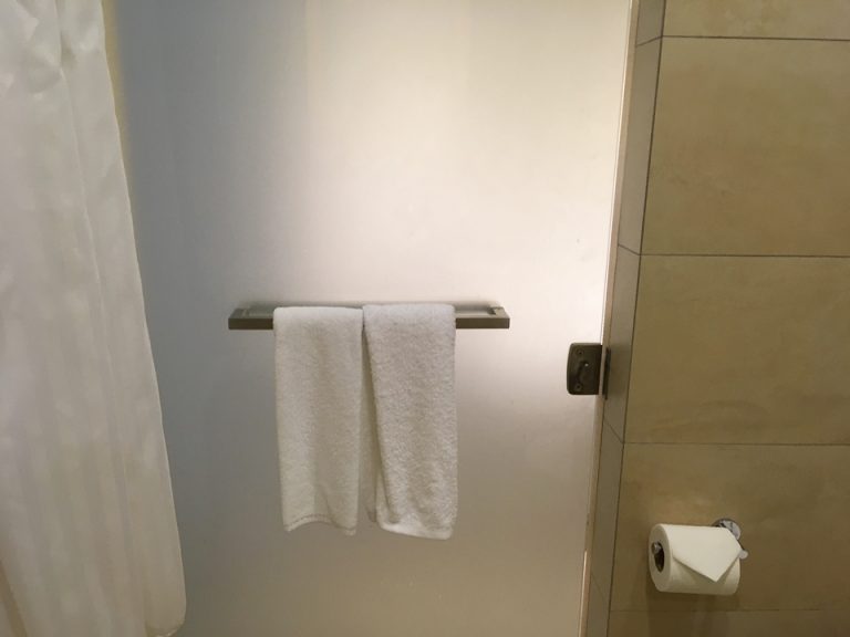 バスルーム内から入口