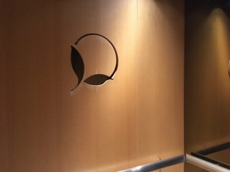 エレベーターの中