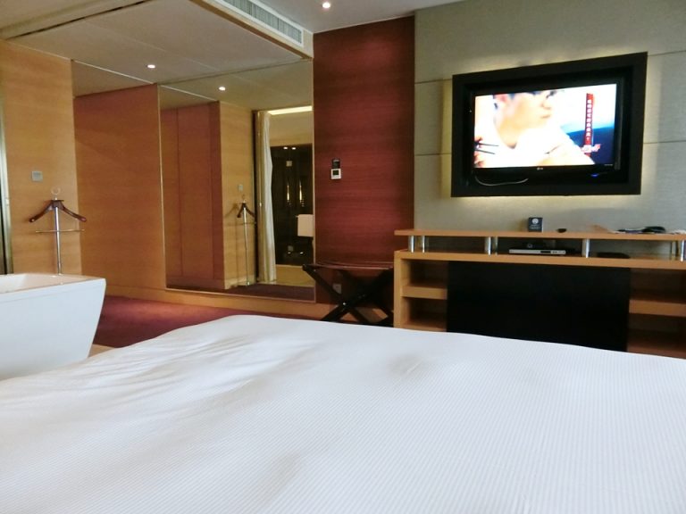 ベッドからテレビCIMG7459