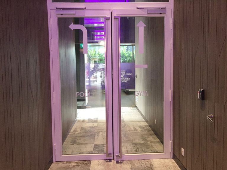 プール・ジム入口