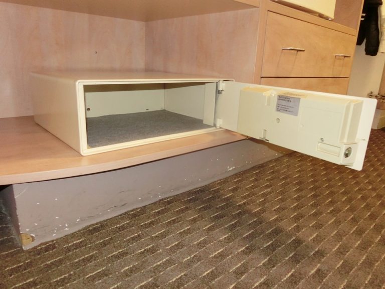 セーフティボックス内観