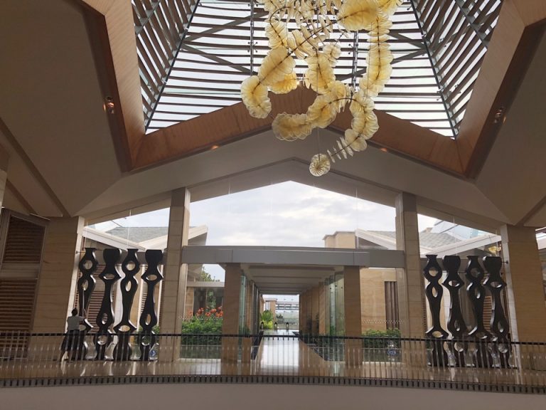 エントランスホール