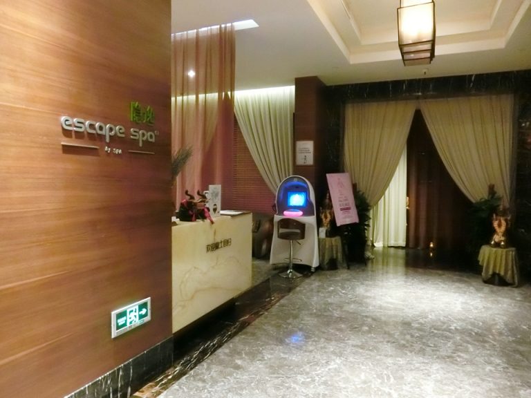 エレベーターホール前CIMG7850