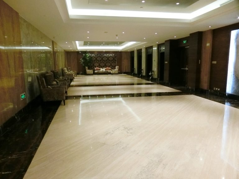 エレベーターホールCIMG7575