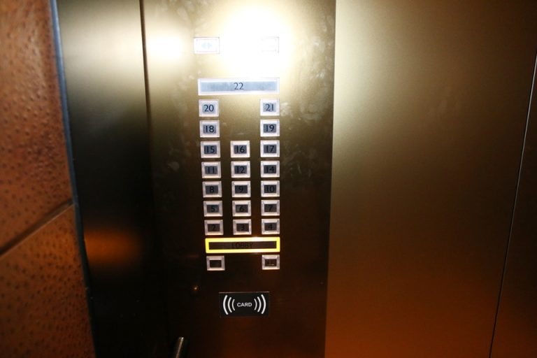 エレベータ階ボタン