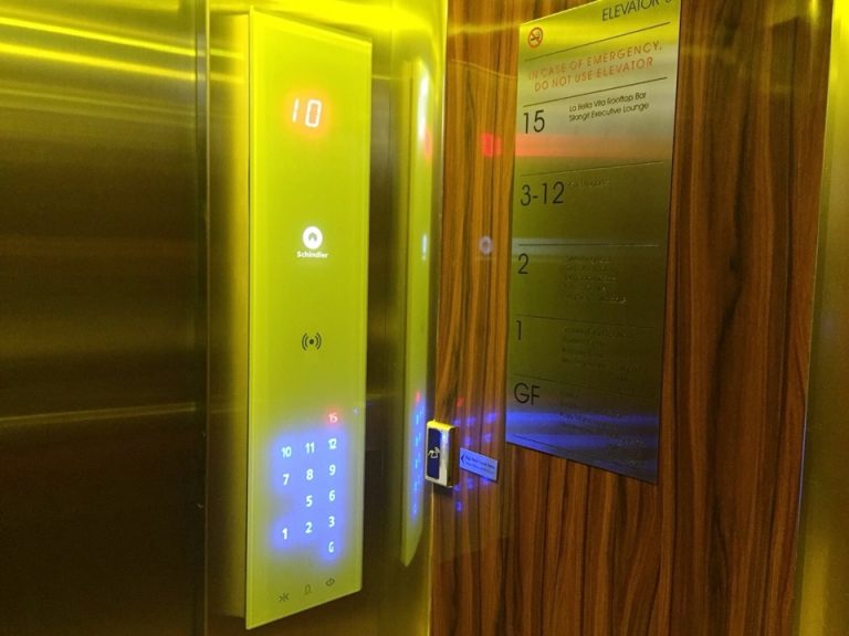 エレベーター02