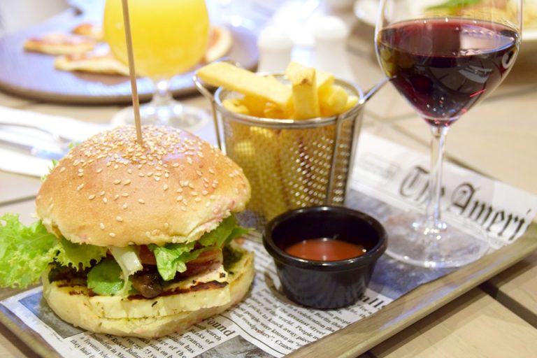 「LAGOON HOUSE」でいただいたハンバーガー_ベジタリアン向けかも