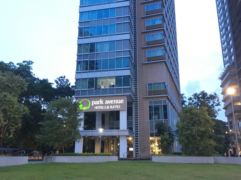 ホテルの入口外観