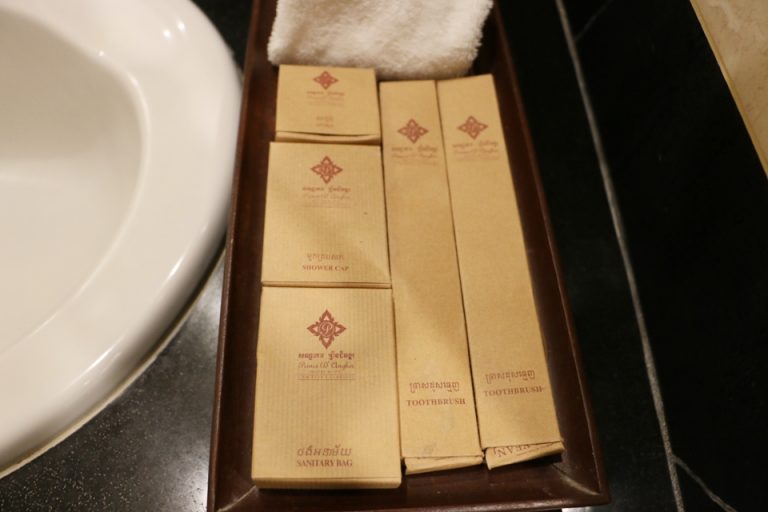 バスルームのアメニティ(洗面台上)2