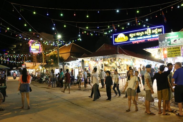 ナイトマーケット (ホテルから徒歩10~15分) 3